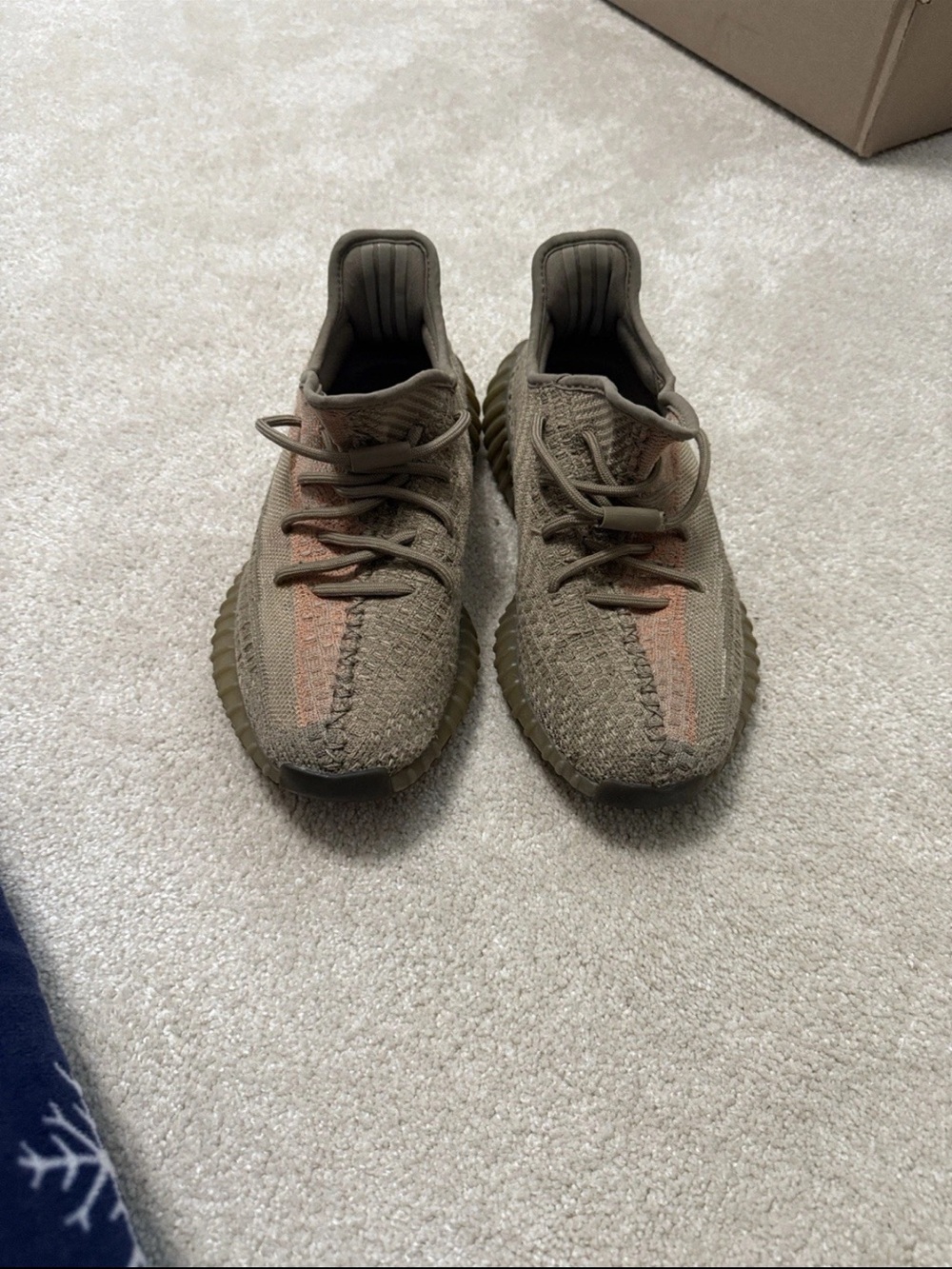 Yeezy shoes size 7men/8.5 women  unisex